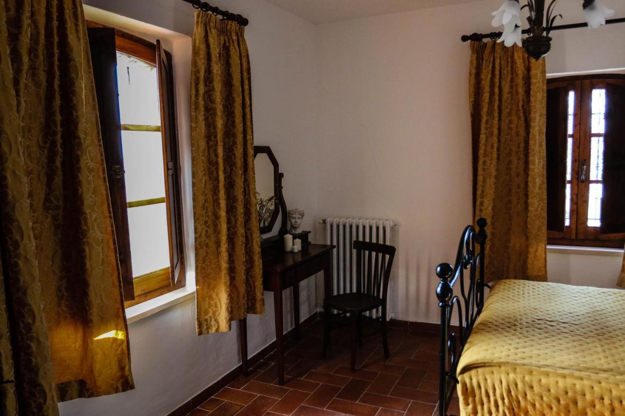 Agriturismo Bombina Montisi ภายนอก รูปภาพ