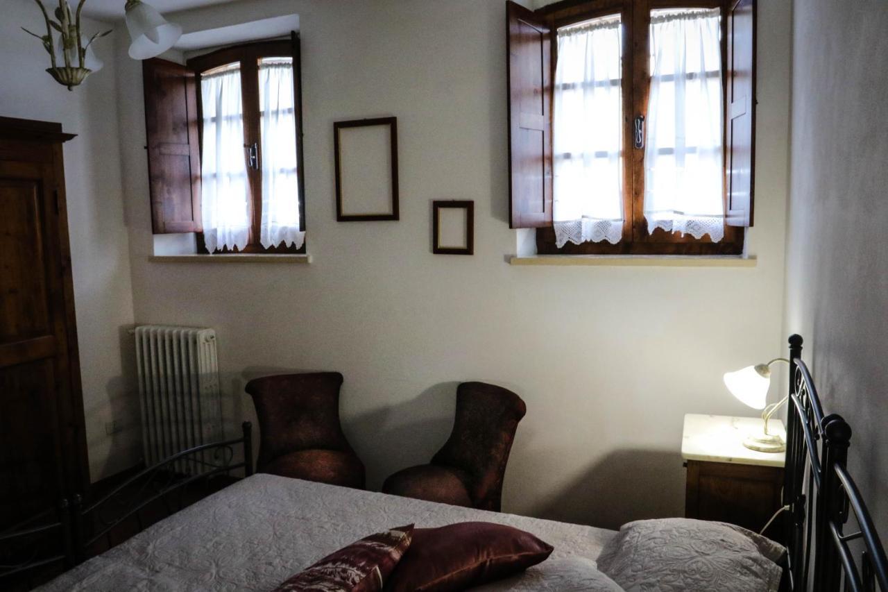 Agriturismo Bombina Montisi ภายนอก รูปภาพ