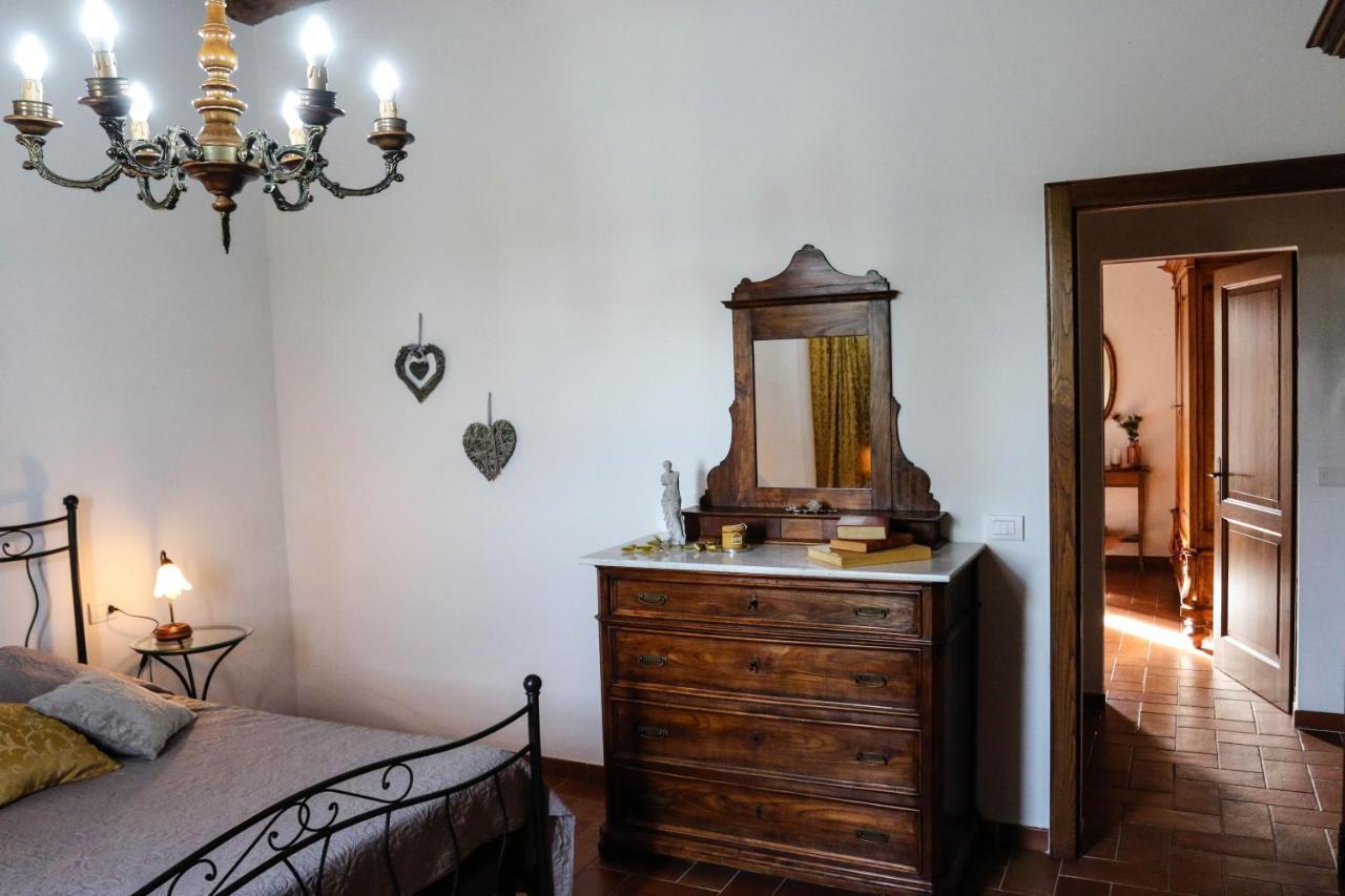 Agriturismo Bombina Villa Montisi ภายนอก รูปภาพ