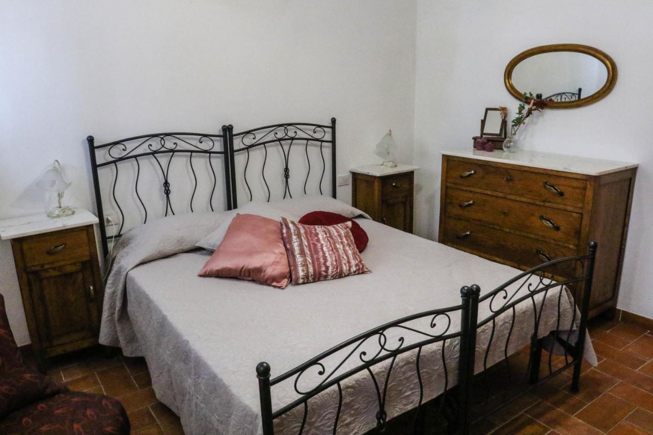 Agriturismo Bombina Montisi ภายนอก รูปภาพ
