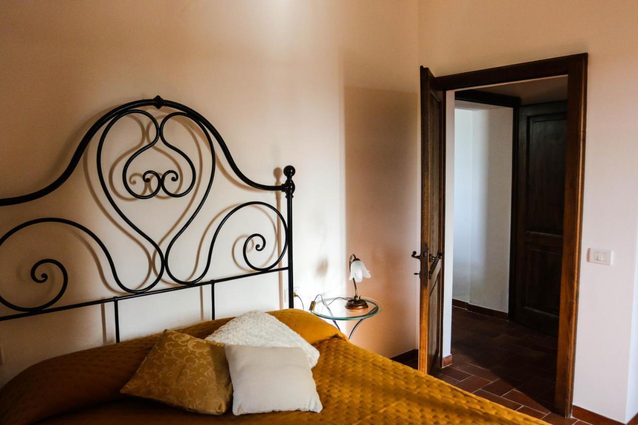 Agriturismo Bombina Villa Montisi ภายนอก รูปภาพ