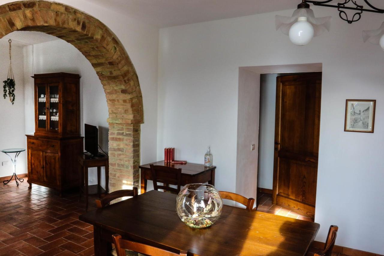 Agriturismo Bombina Villa Montisi ภายนอก รูปภาพ