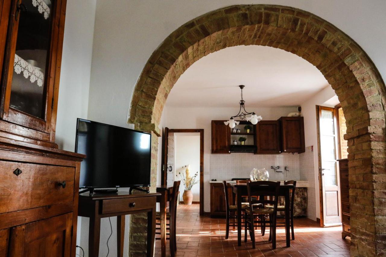 Agriturismo Bombina Villa Montisi ภายนอก รูปภาพ