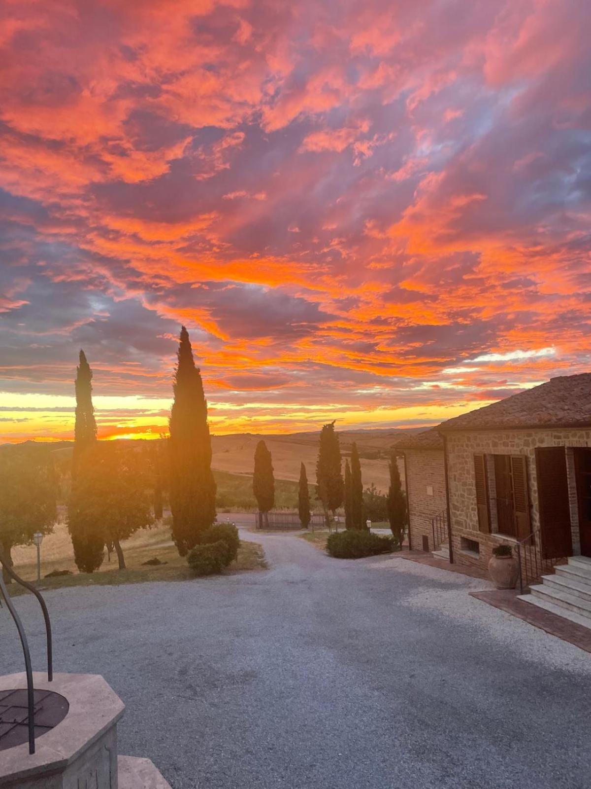 Agriturismo Bombina Villa Montisi ภายนอก รูปภาพ